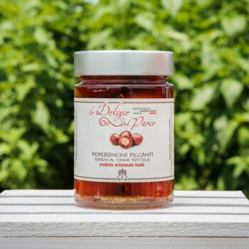 Peperoncini piccanti ripieni al tonno sott'olio extra vergine di oliva